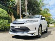 Toyota Harrier 2.0 2018 Pearl for sale