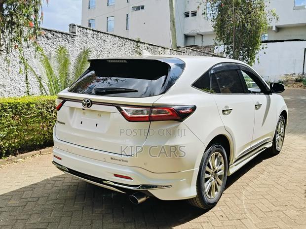 Toyota Harrier 2.0 2018 Pearl