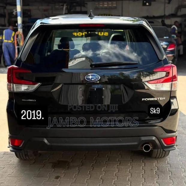 Subaru Forester Premium AWD 2019 Black