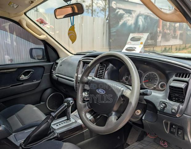 Ford Escape XLT 4WD 2009 Silver