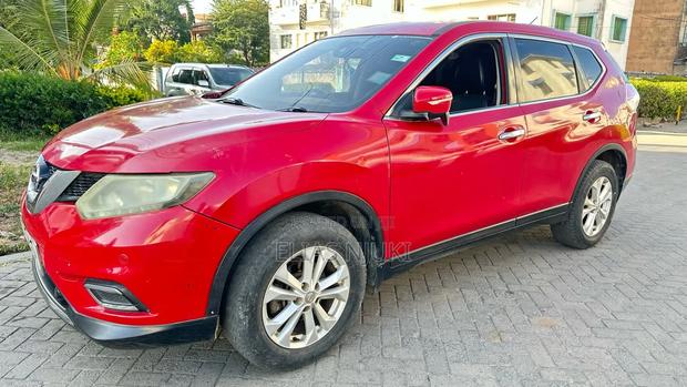 Nissan X-Trail 2.0 Petrol AWD 2014 Red