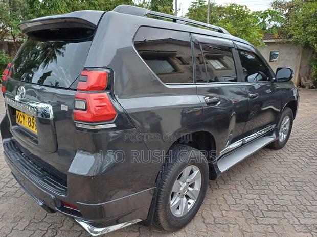Toyota Land Cruiser Prado 2013 Gray