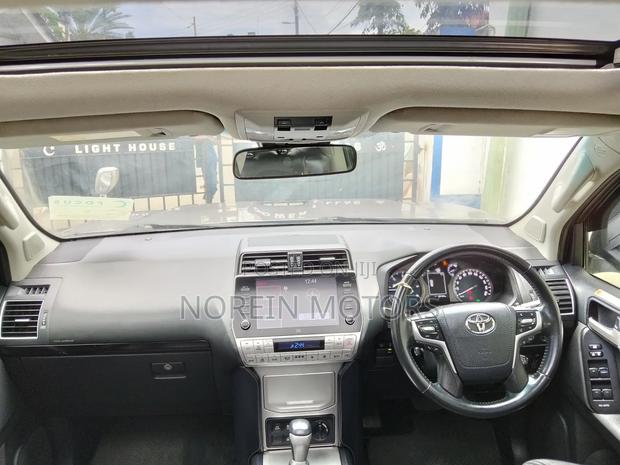 Toyota Land Cruiser Prado 2022 Silver
