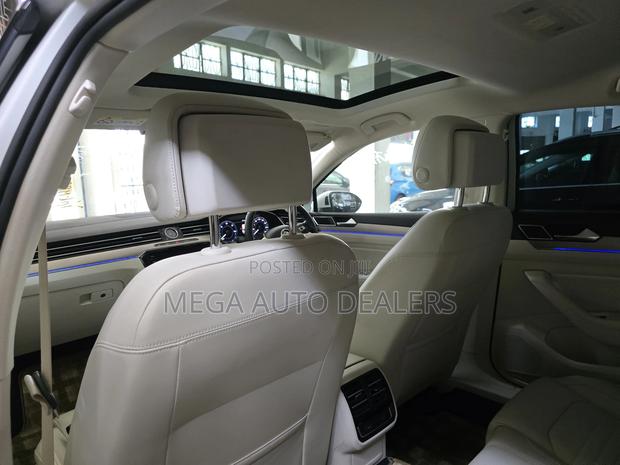 Volkswagen Passat 2018 White