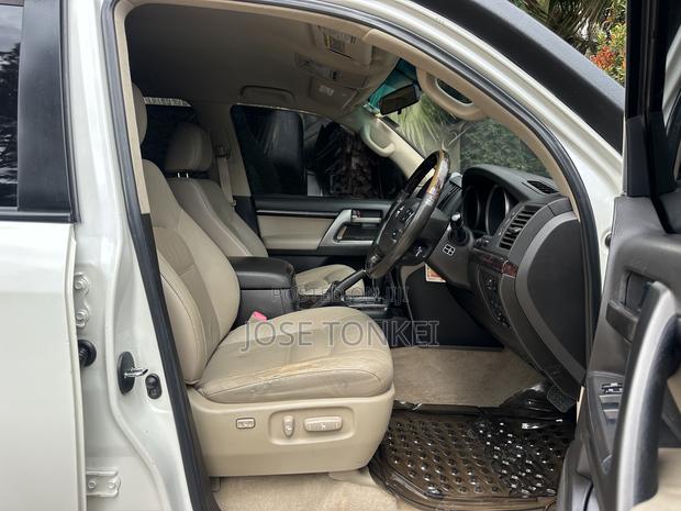 Toyota Land Cruiser 2007 White