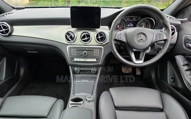 Mercedes-Benz GLA-Class 2018 Blue