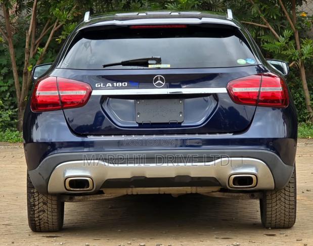 Mercedes-Benz GLA-Class 2018 Blue