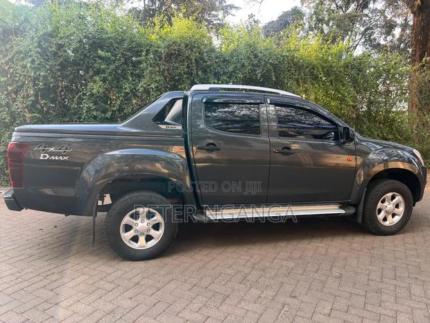 Isuzu D-MAX 2021 Gray