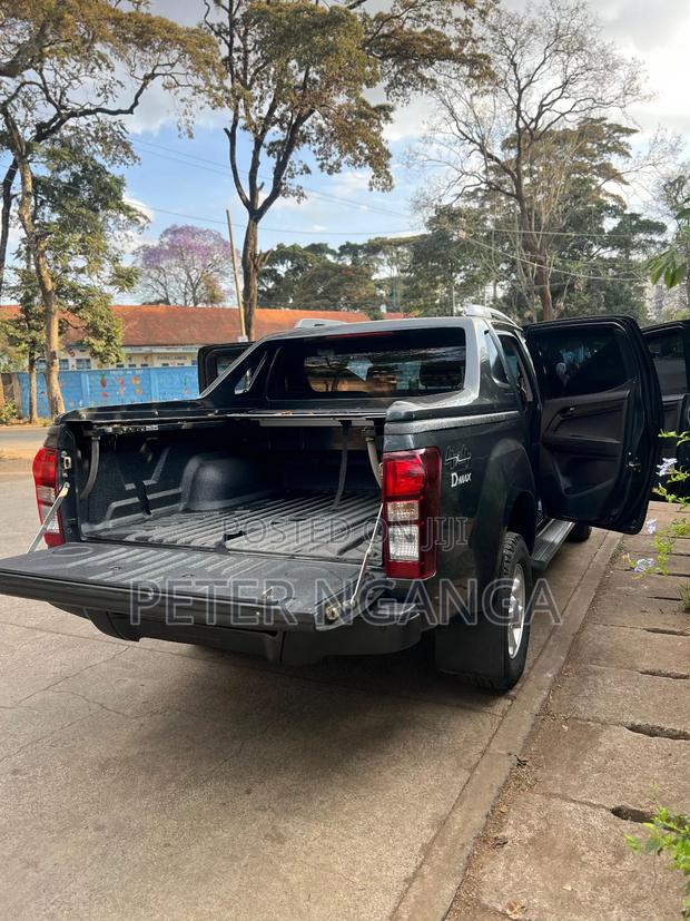 Isuzu D-MAX 2021 Gray