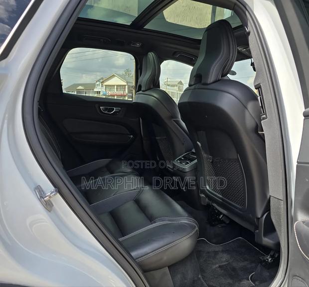 Volvo XC60 T5 R-Design AWD 2019 White