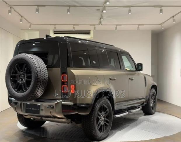 Land Rover Defender 2022 Gold