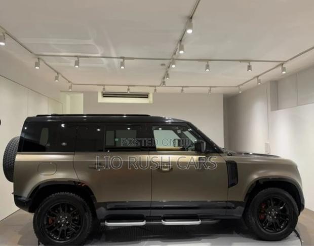 Land Rover Defender 2022 Gold