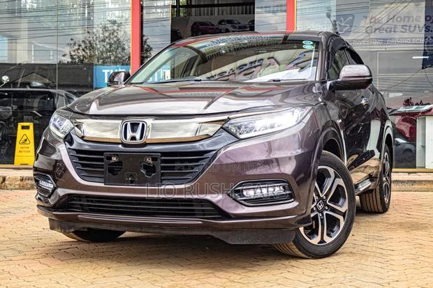 Honda Vezel 2019 Maroon