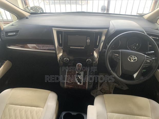 Toyota Vellfire 2018 White