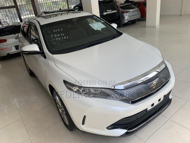 Toyota Harrier 2.0 2018 Off white