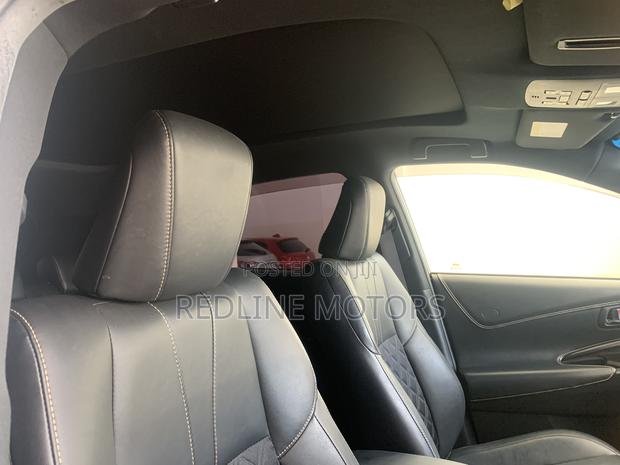 Toyota Harrier 2.0 2018 Off white
