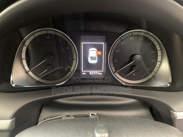 Toyota Harrier 2.0 2018 Off white