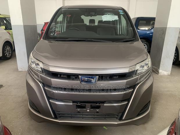 Toyota Noah 1.8 FWD Hybrid (7 seater) 2018 Ivory