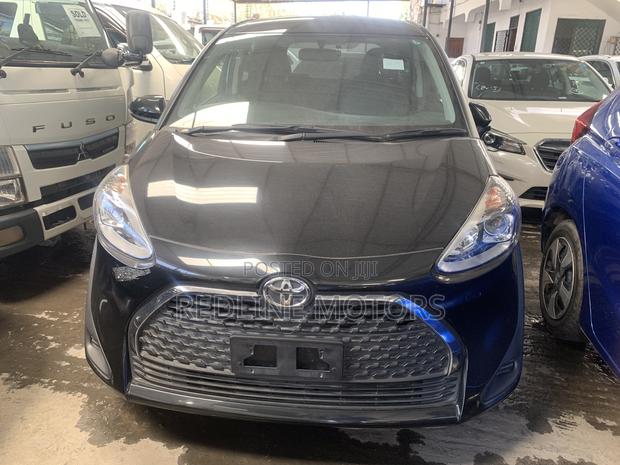 Toyota Sienta 1.5 FWD 2018 Black