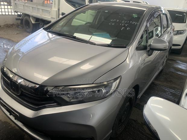 Honda Fit Shuttle 1.5 Hybrid 2WD 2018 Silver