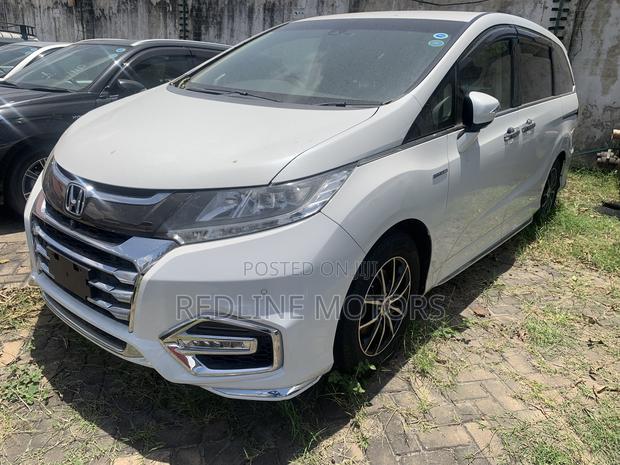 Honda Odyssey 2.0 Hybrid (7 seater) 2017 White