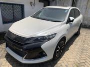 Toyota Harrier 2.0 Turbo 4WD 2018 Pearl for sale