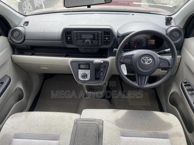 Toyota Passo 2018 Red