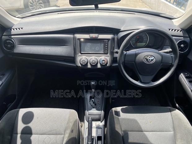 Toyota Axio 2018 Silver