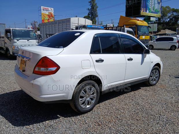 Nissan Tiida 2011 White