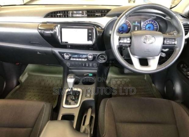 Toyota Hilux Revo Double Cab Deisel 2.4 AWD 2019 White