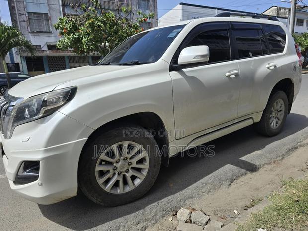 Toyota Land Cruiser Prado 2016 White