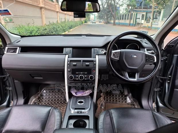 Land Rover Discovery 2015 Gray