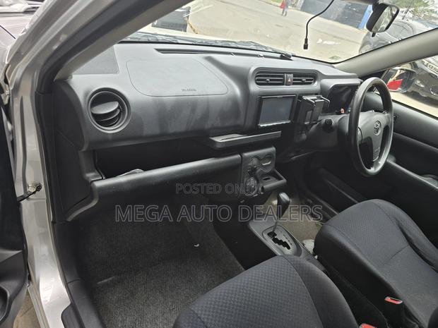 Toyota Probox 2018 Silver