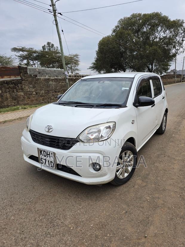 Toyota Passo 2016 White