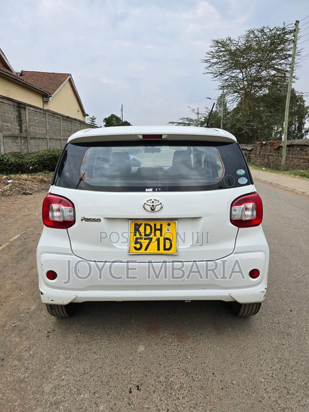 Toyota Passo 2016 White