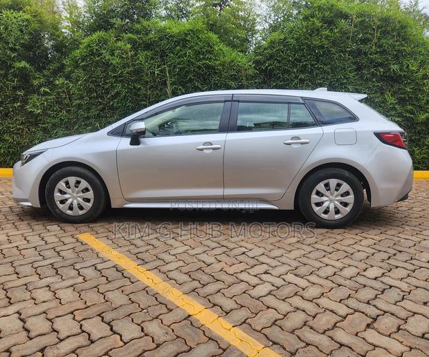 Toyota Corolla L (1.8L 4cyl 2A) 2019 Silver