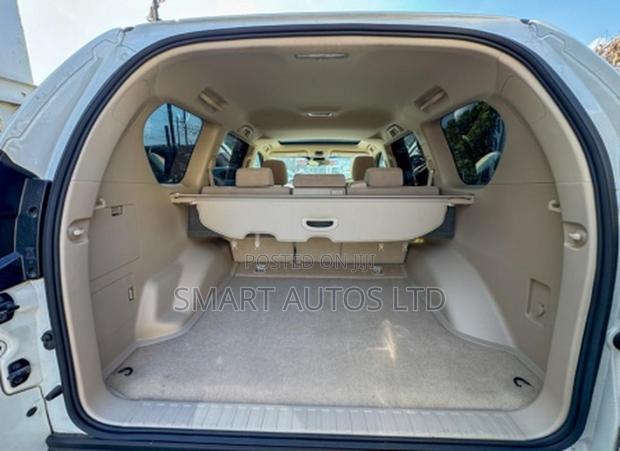 Toyota Land Cruiser Prado 2.7 2018 Pearl