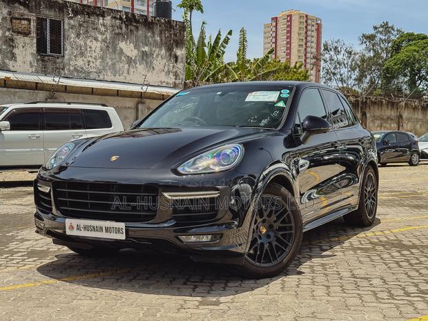 Porsche Cayenne GTS AWD 2018 Black