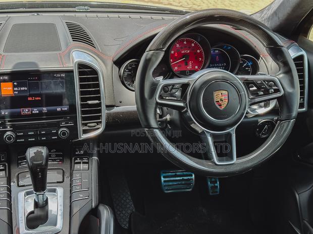 Porsche Cayenne GTS AWD 2018 Black
