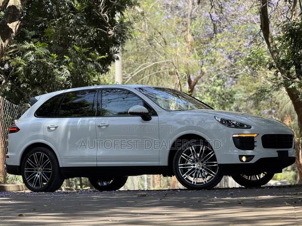 Porsche Cayenne Platinum Edition AWD 2018 White