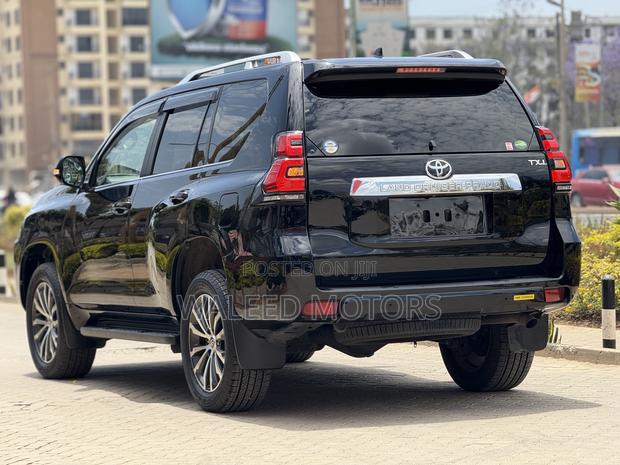 Toyota Land Cruiser Prado 2.8 2019 Black