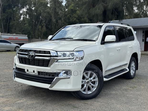 Toyota Land Cruiser 4.5 V8 TD 2018 White