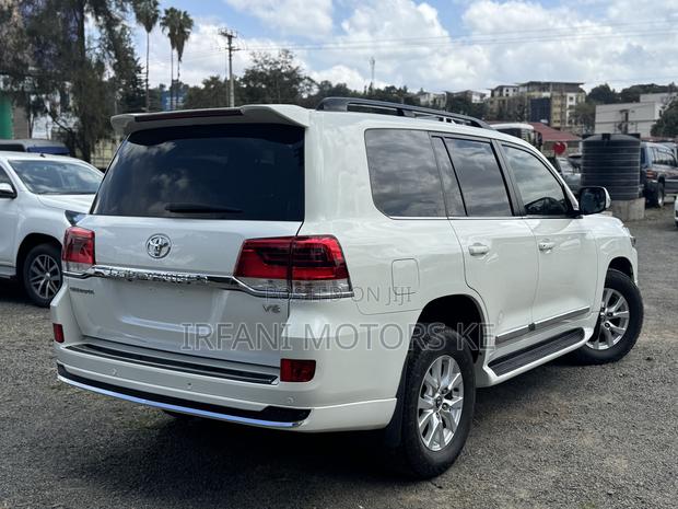 Toyota Land Cruiser 4.5 V8 TD 2018 White