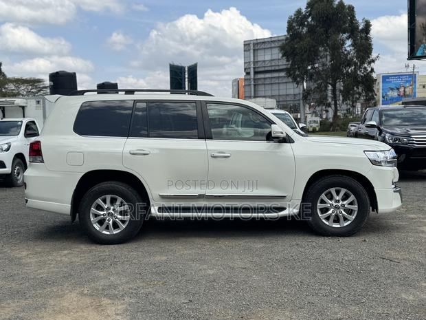 Toyota Land Cruiser 4.5 V8 TD 2018 White