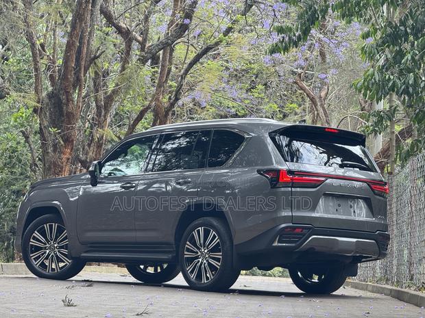 Lexus LX LX 600 2022 Gray