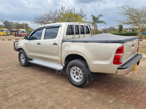 Toyota Hilux 2014 Beige