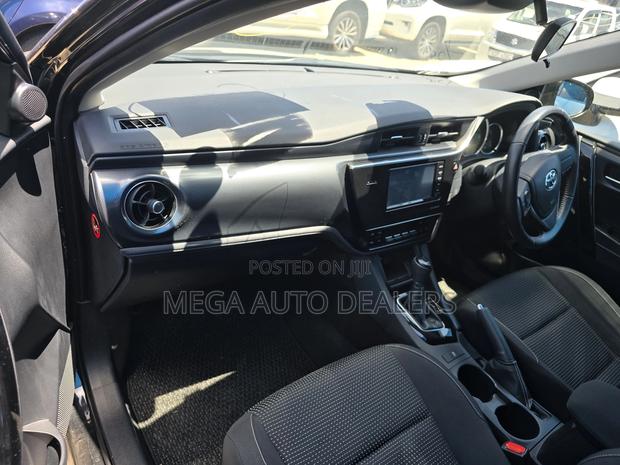 Toyota Auris 2018 Black