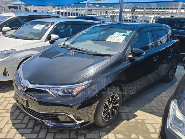 Toyota Auris 2018 Black