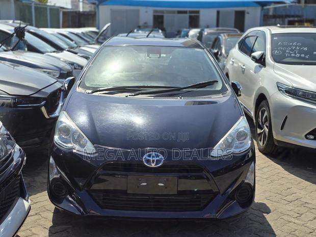 Toyota Aqua 2018 Black