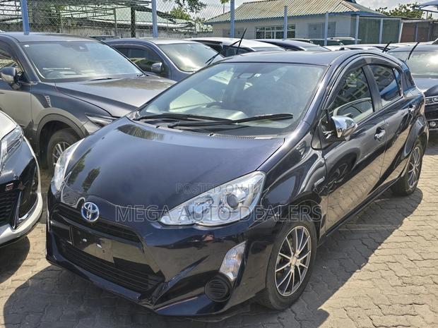 Toyota Aqua 2018 Black